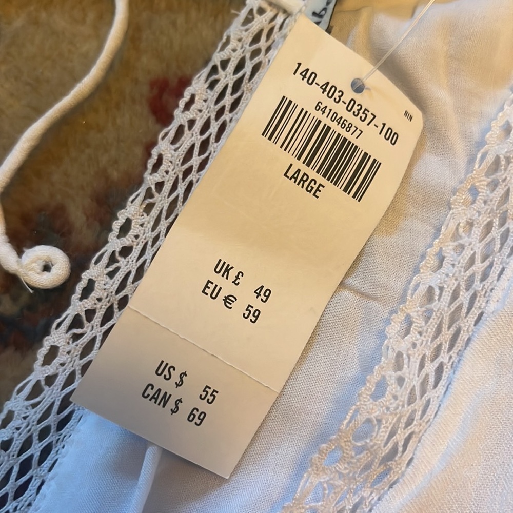 SOLD 🚫🚫🚫 A&F Top - Picture 2 of 3